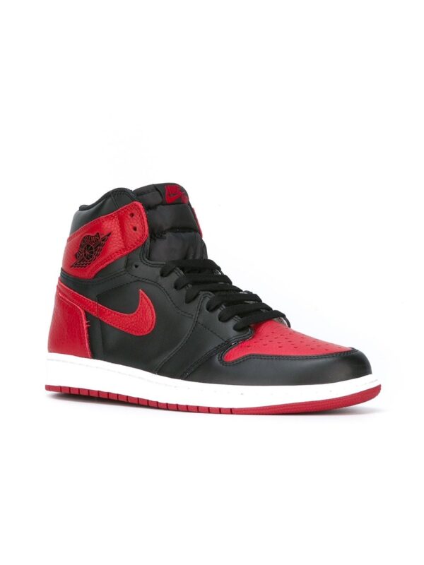 ⁦Air Jordan 1 Retro High OG Banned sneakers⁩ - الصورة ⁦2⁩