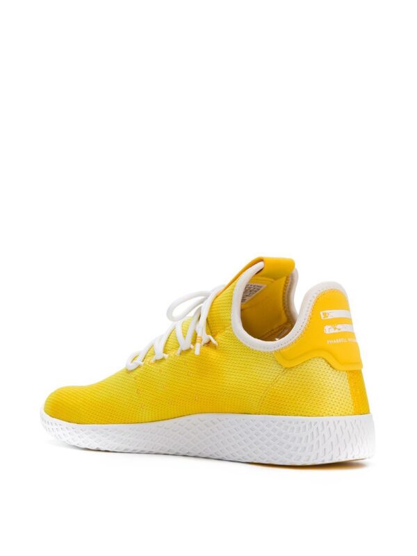 ⁦x Pharrell Williams Hu Holi sneakers⁩ - الصورة ⁦4⁩