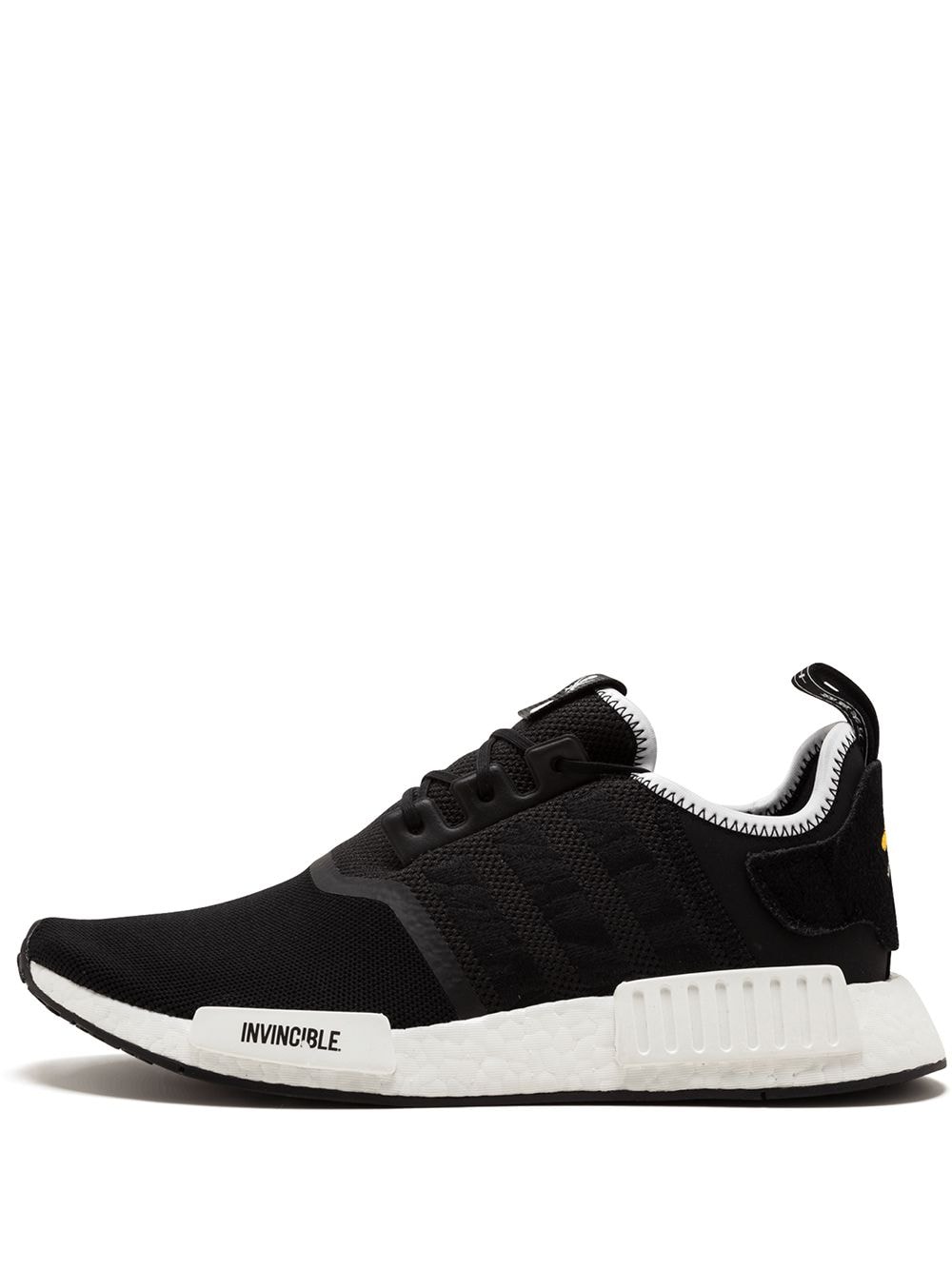 حذاء رياضي NMD R1 نيبورهود x إنفنسبل