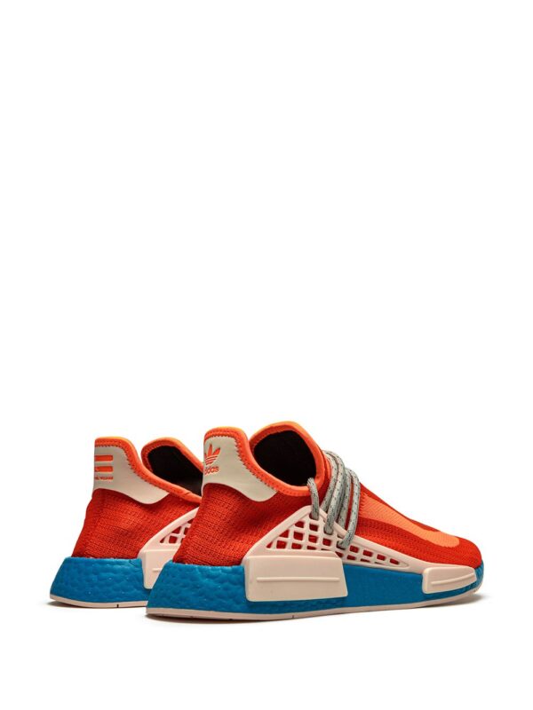 ⁦سنيكر x Pharrell Williams 'NMD Hu'⁩ - الصورة ⁦3⁩