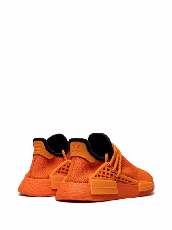 ⁦سنيكر برتقالي x Pharrell NMD HU⁩ - الصورة ⁦4⁩