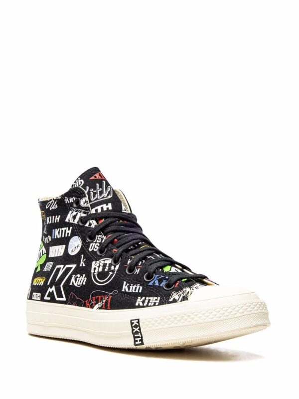 ⁦سنيكر أسود x Kith Chuck 70 Hi⁩ - الصورة ⁦3⁩