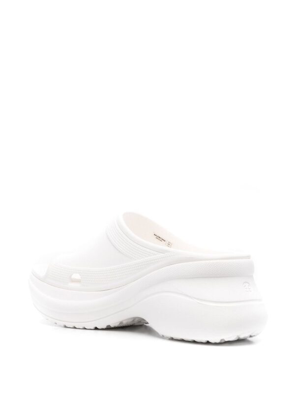 ⁦صندل سهل الارتداء بنعل بلاتفورم ‪x Crocs™‬⁩ - الصورة ⁦2⁩