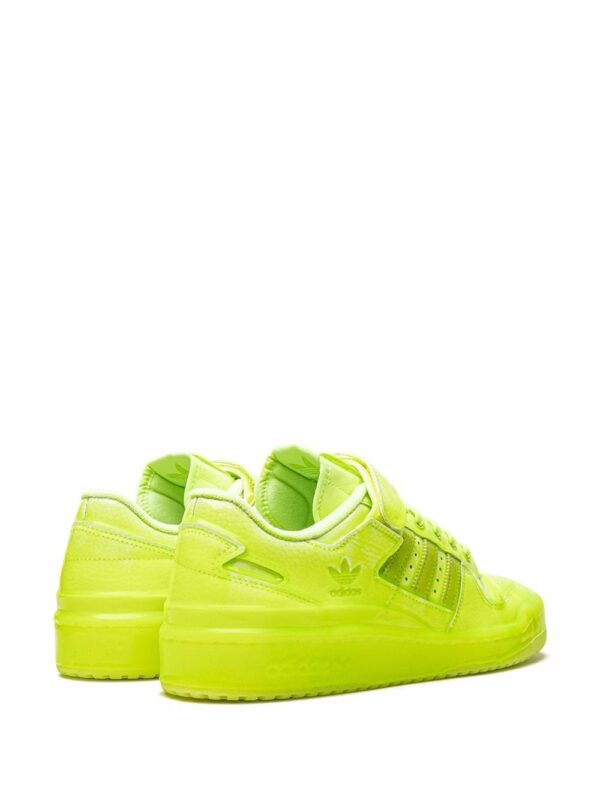 ⁦سنيكر x Jeremy Scott Forum Low⁩ - الصورة ⁦4⁩