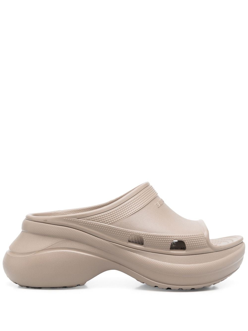 نعل بحر بنعل بلاتفورم ‪x Crocs™
