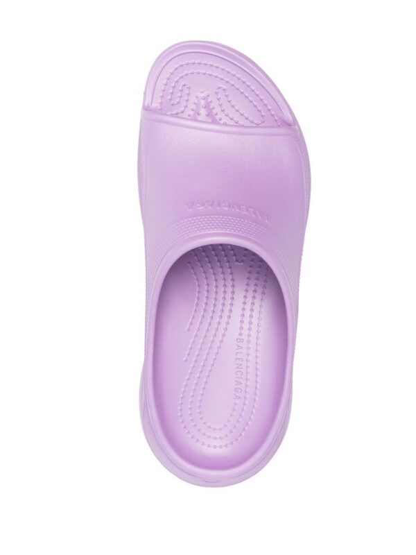 ⁦صندل بلاتفورم x Crocs Pool Crocs⁩ - الصورة ⁦2⁩