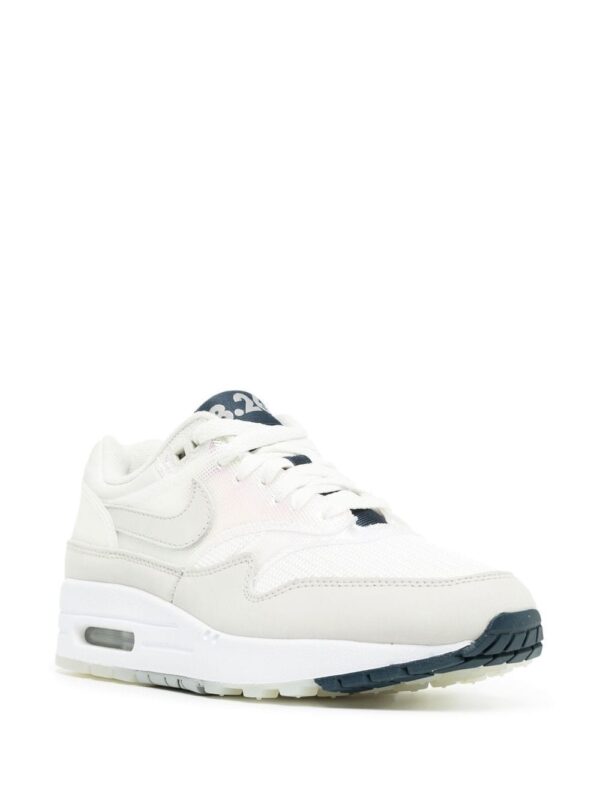 ⁦Air Max 1 "La Ville Lumière" sneakers⁩ - الصورة ⁦2⁩