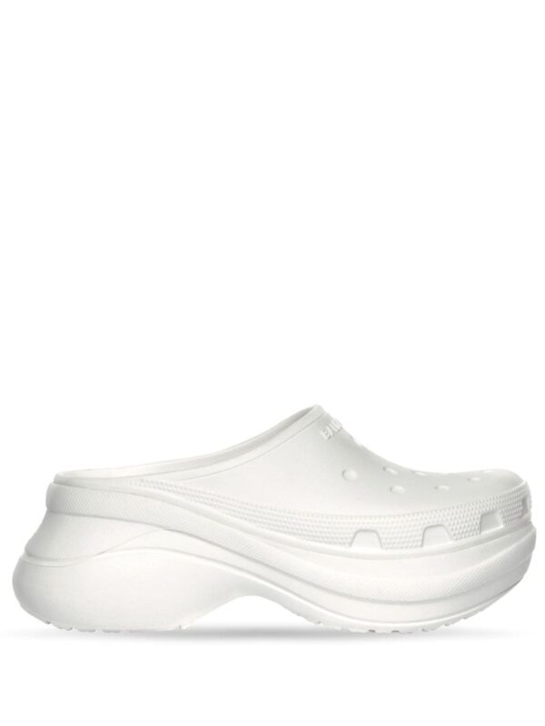 حذاء مفتوح بنعل بلاتفورم ونقش شعار الماركة x Crocs