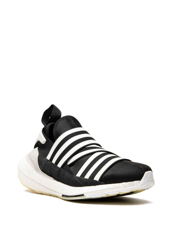 ⁦سنيكر 'Y-3 ألترابوست 22'⁩ - الصورة ⁦2⁩