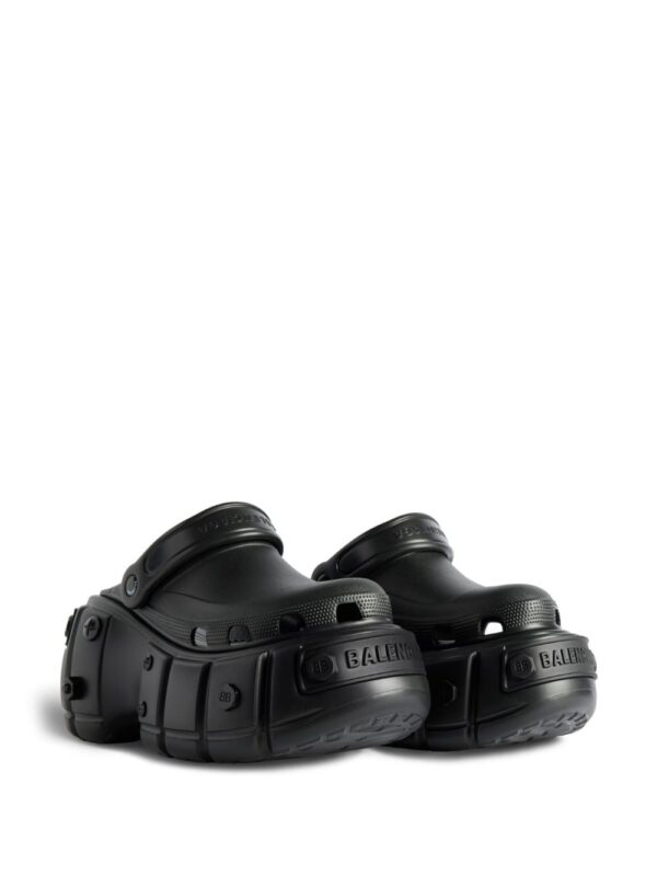 ⁦حذاء مفتوح 'هاردكروكس' بنعل بلاتفورم x Crocs⁩ - الصورة ⁦4⁩
