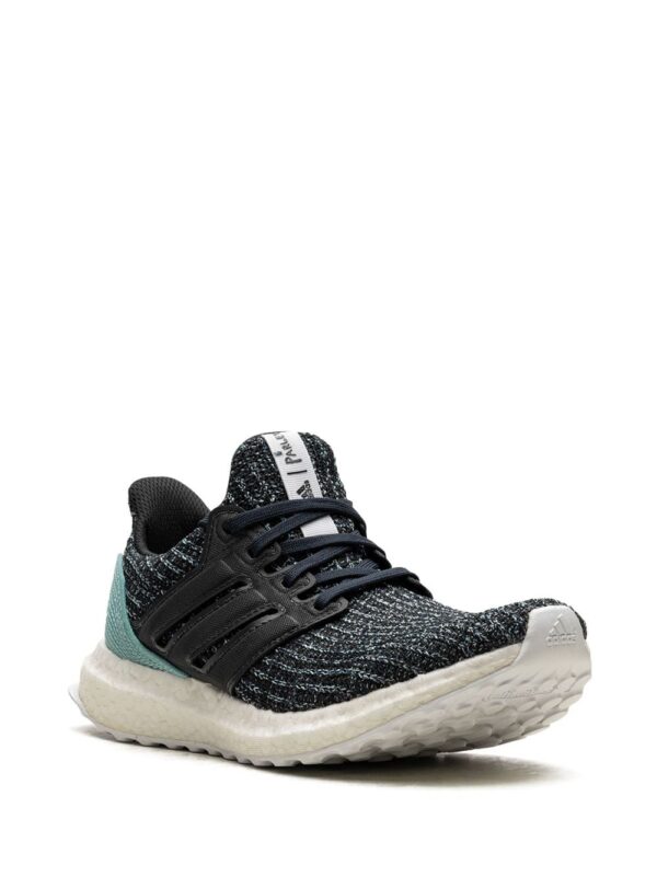 ⁦سنيكر 'بارلي' x UltraBoost 4.0⁩ - الصورة ⁦4⁩