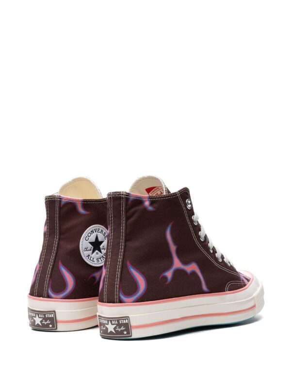 ⁦سنيكر 'تشاك 70 هاي - فلايمز' x Golf Le Fleur⁩ - الصورة ⁦2⁩