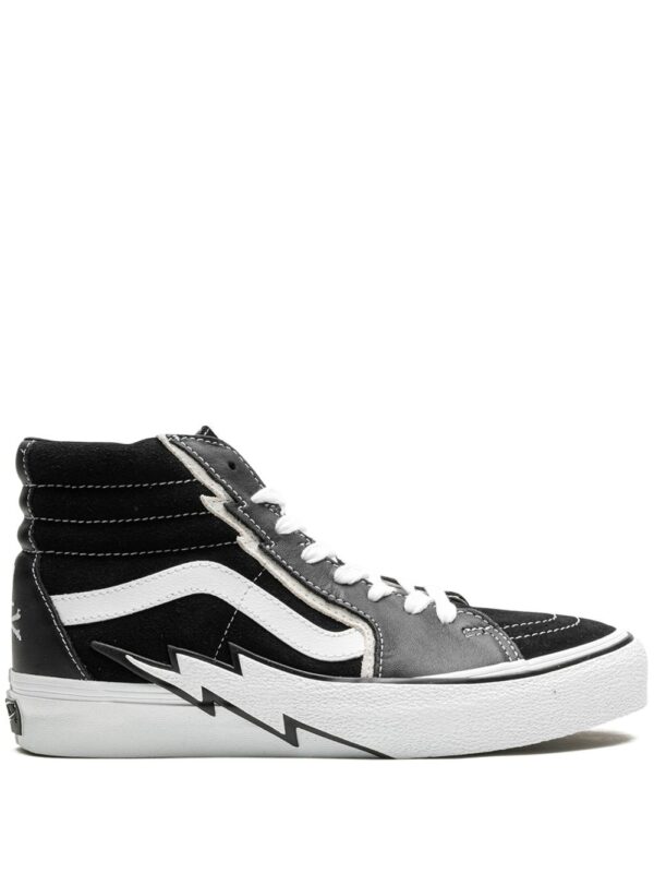 سنيكر 'بولت بانك كلشر' x Mastermind World Sk8-Hi VLT LX
