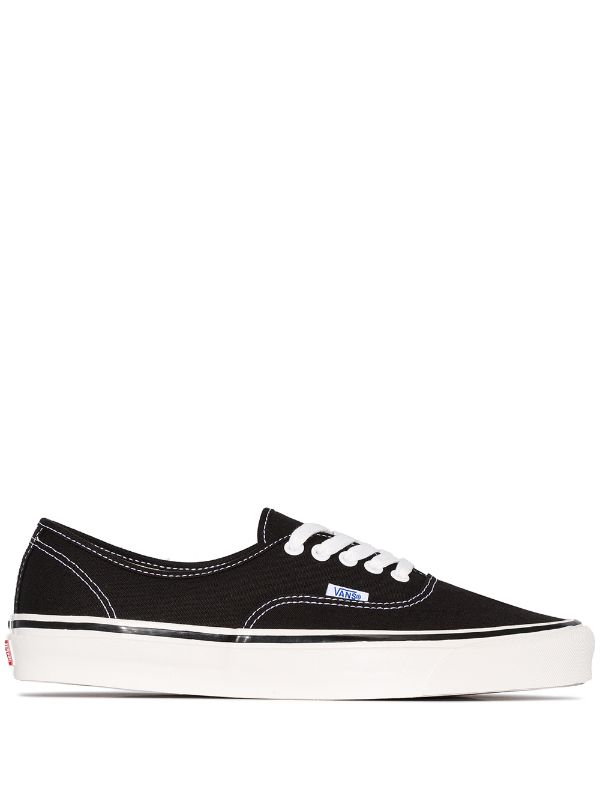 UA 44 DX low-top sneakers