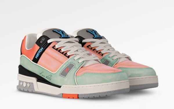 ⁦LV Trainer Sneaker⁩ - الصورة ⁦2⁩