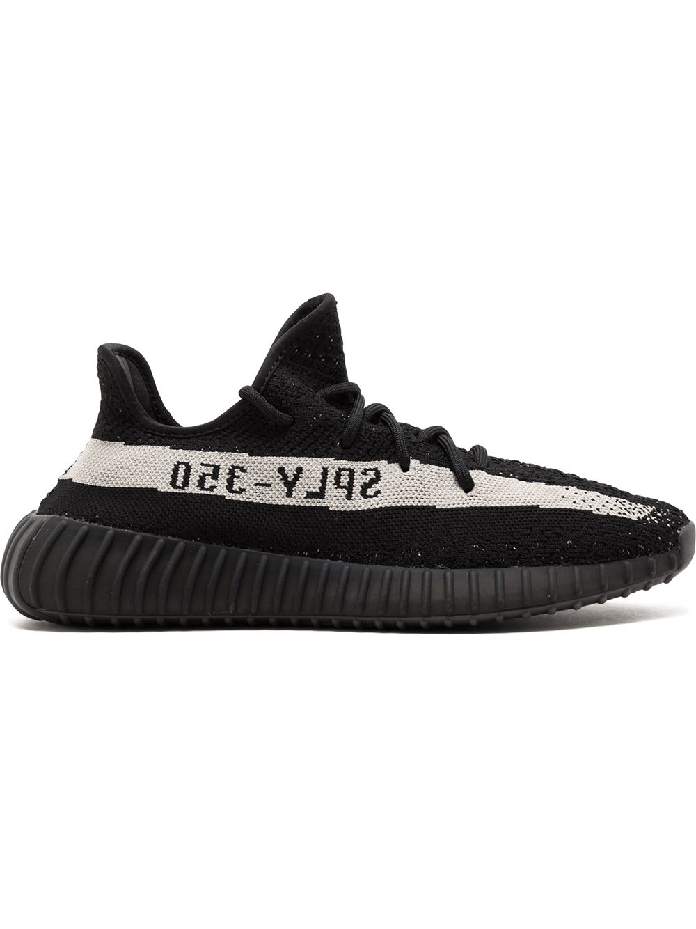 -سنيكر ‘ييزي بوست 350 V2 أوريو’