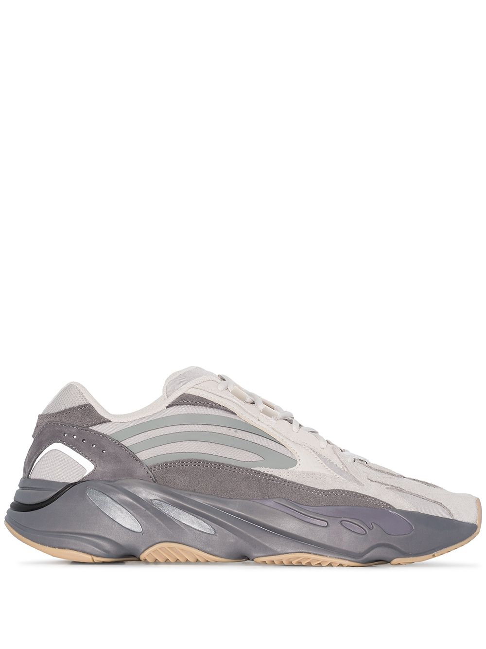 -حذاء رياضي ييزي بوست 700 V2