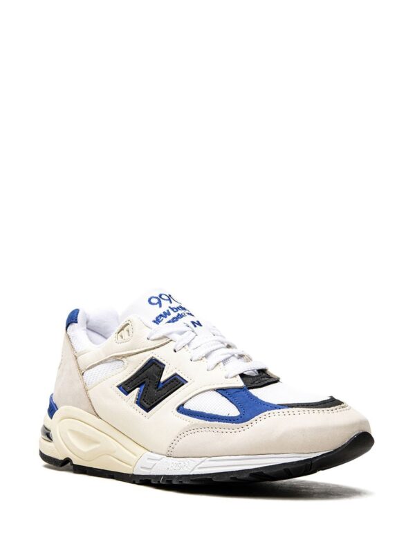 ⁦-سنيكر 'مايد إين USA 990 V2' بدون رقبة⁩ - الصورة ⁦3⁩