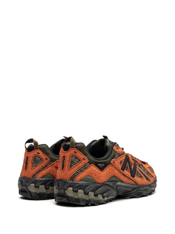 ⁦-سنيكر 'غودز بينيث ذا سيرفس' برتقالي/أخضر x Joe Fresh⁩ - الصورة ⁦4⁩