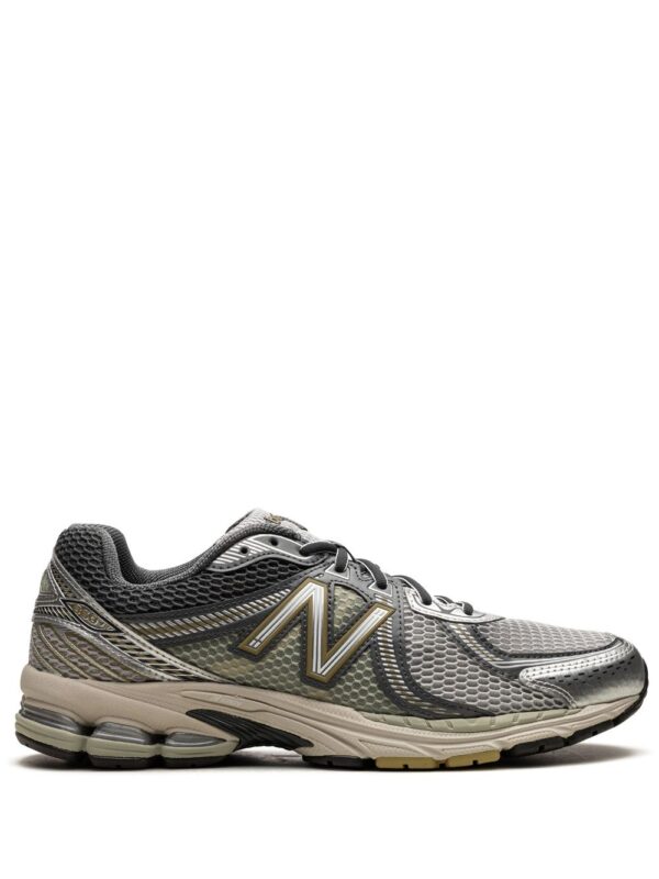 -سنيكر '860v2 إيرث'