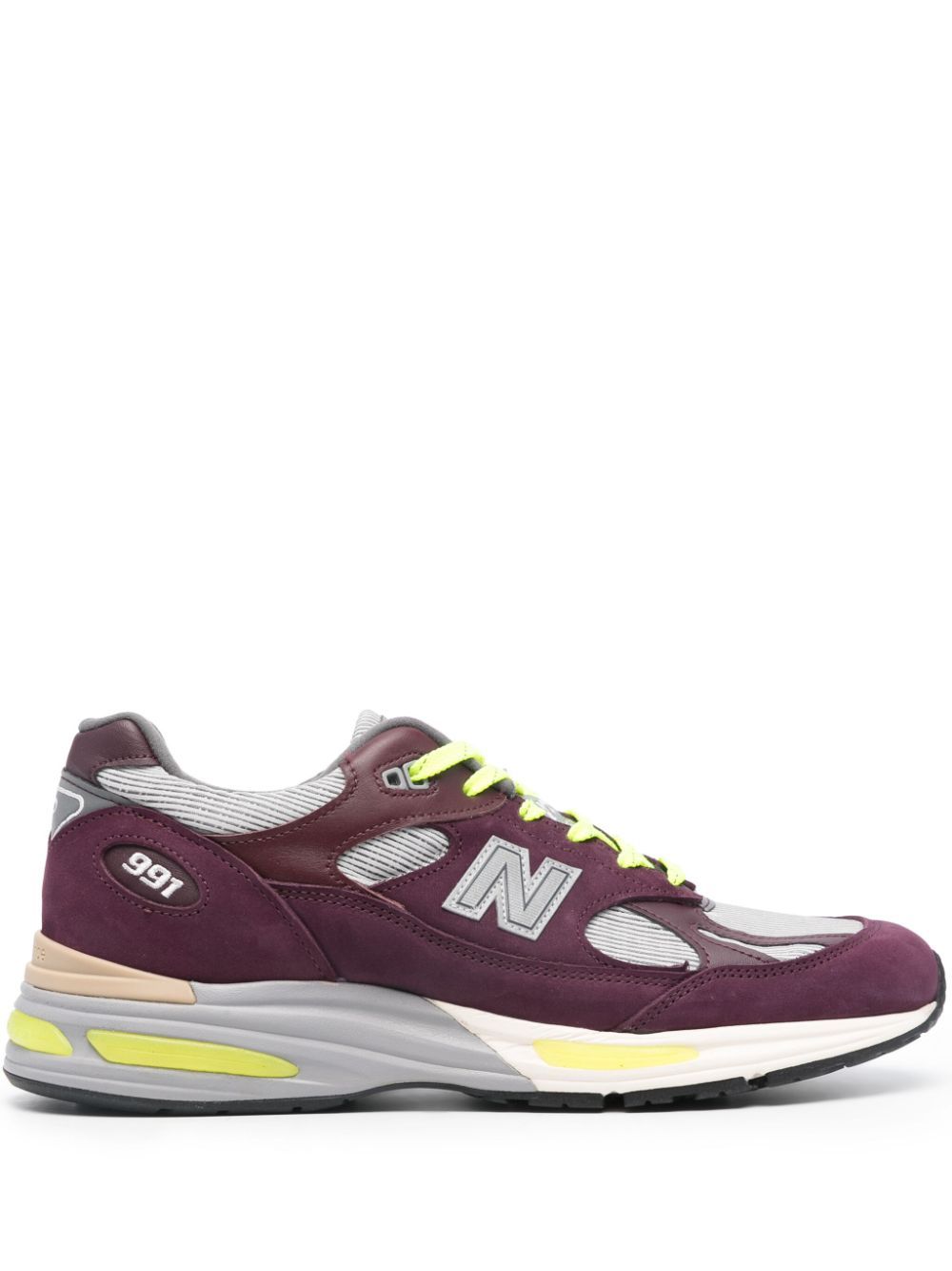 -سنيكر برباط x Patta 991v2