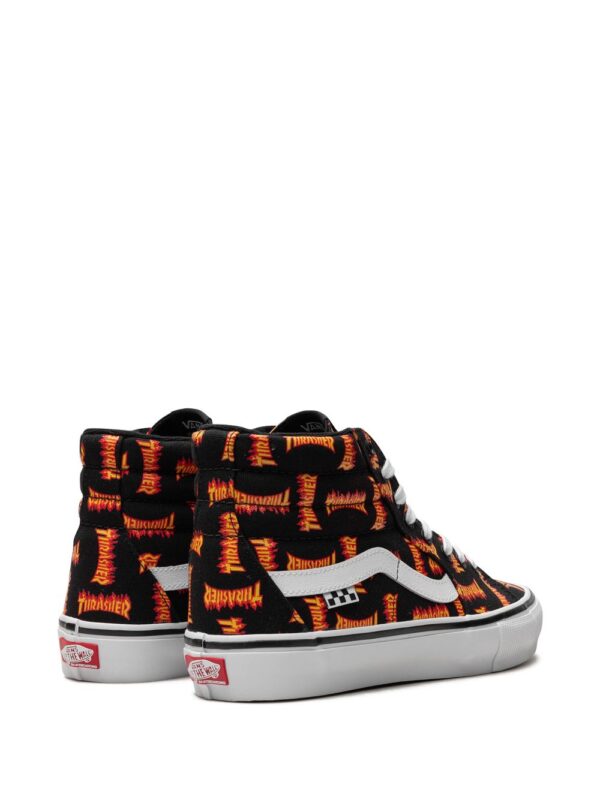 ⁦-سنيكر 'Sk8-هاي أولوفر تراشر لوغو' x Thrasher⁩ - الصورة ⁦4⁩