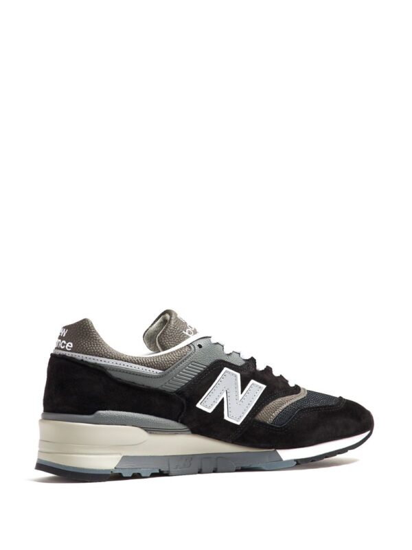 -سنيكر 991v2