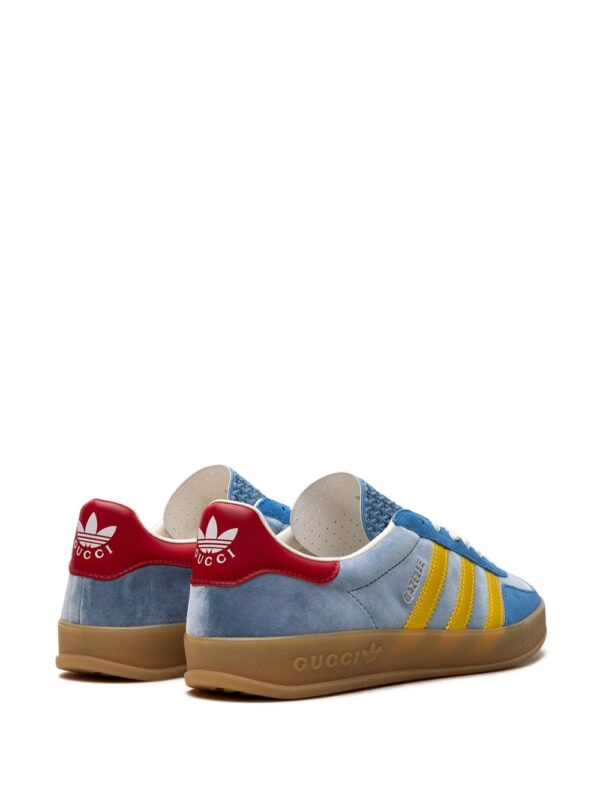 ⁦-سنيكر 'غازيل لايت بلو سويد' x Gucci⁩ - الصورة ⁦4⁩