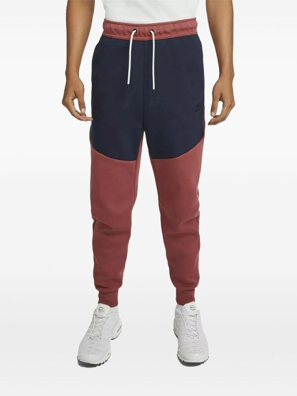 ⁦Tech Fleece NSW track pants⁩ - الصورة ⁦3⁩