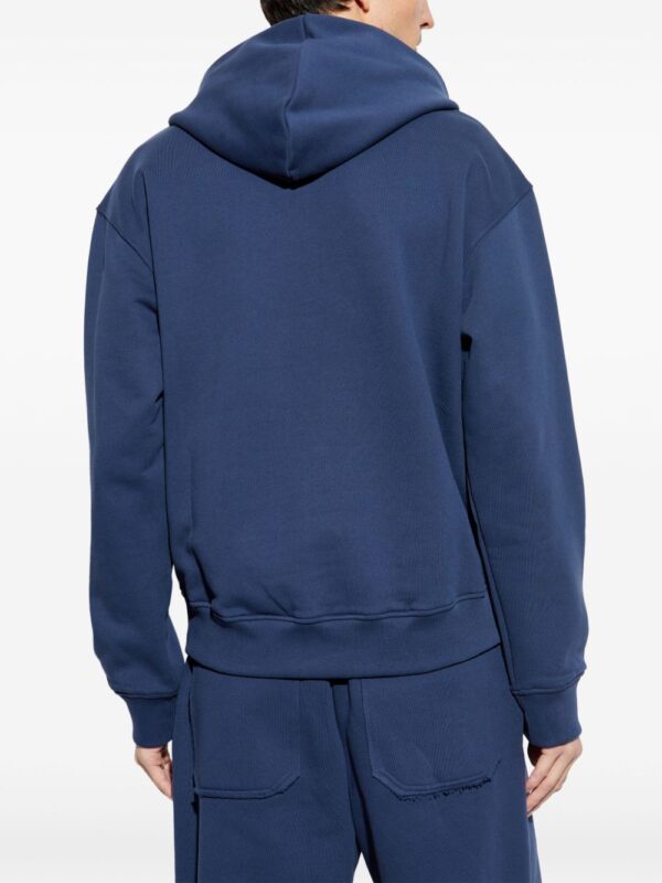 ⁦logo-embossed hoodie⁩ - الصورة ⁦2⁩