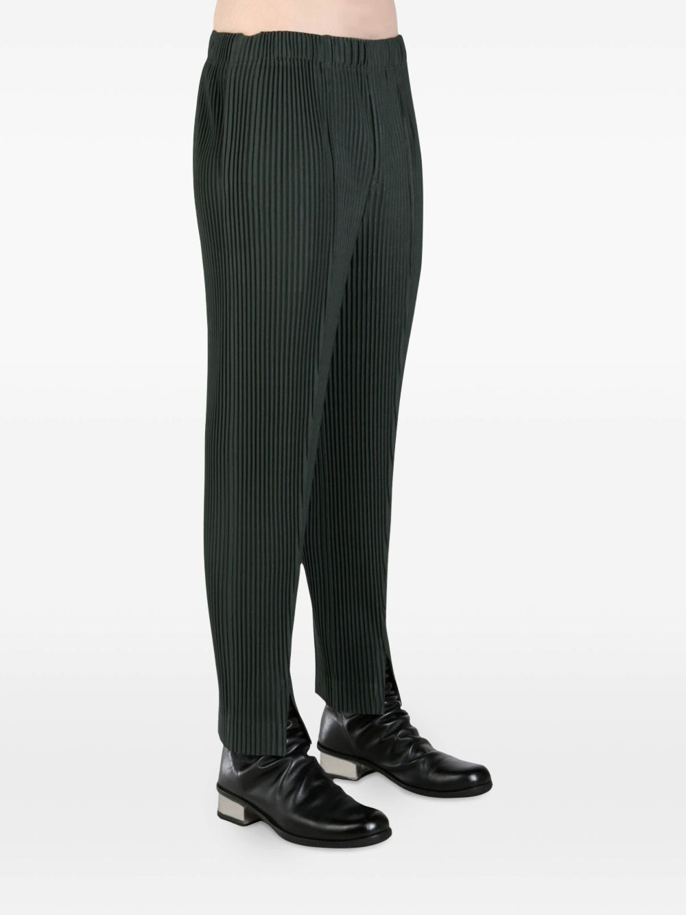 pleated trousers