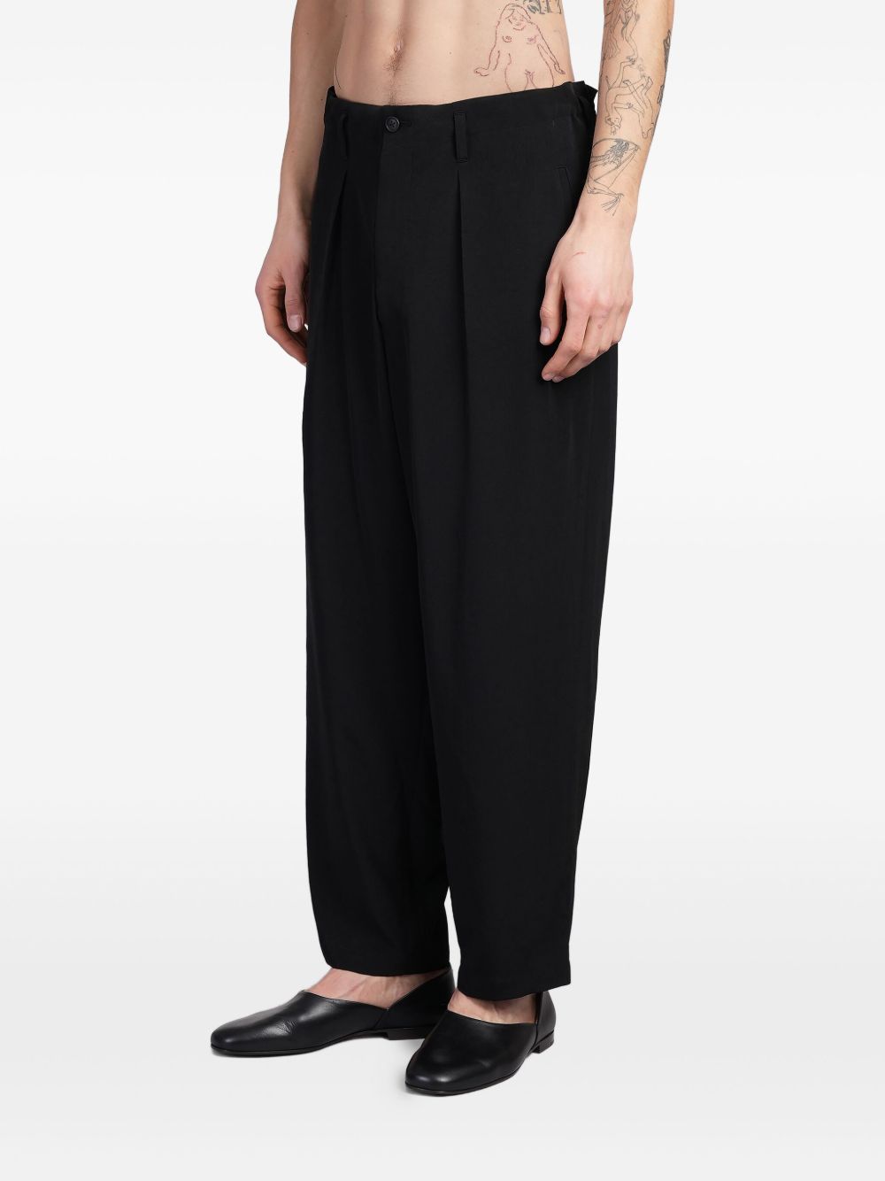 pleat-detailing trousers