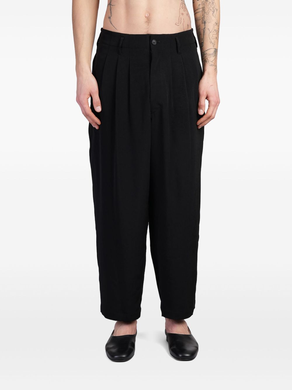 pleat-detailing trousers