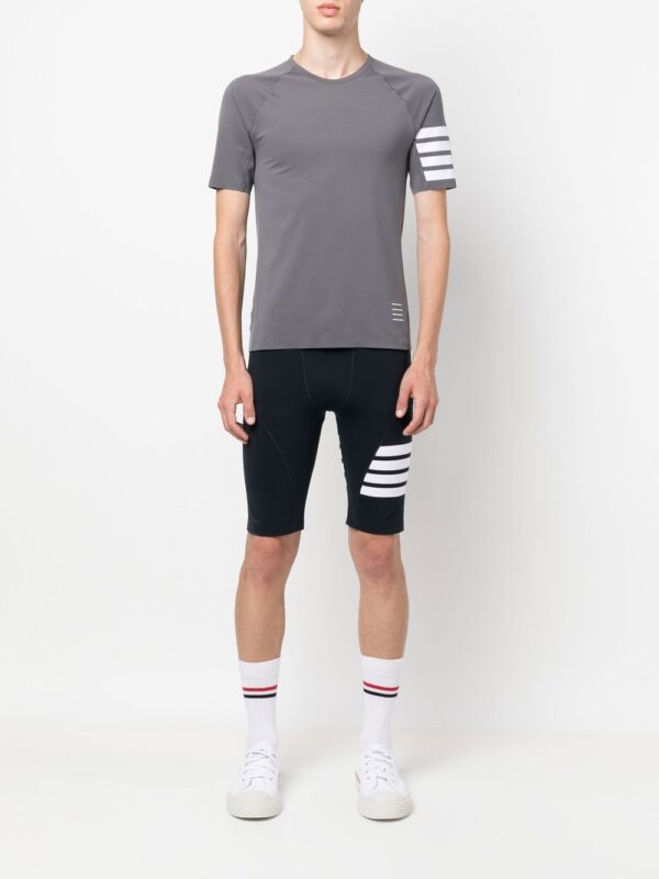 ⁦4-Bar stripe T-shirt⁩ - الصورة ⁦3⁩