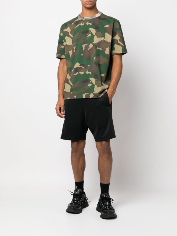 ⁦camouflage organic-cotton T-shirt⁩ - الصورة ⁦3⁩