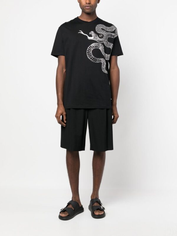 ⁦embellished snake-print T-shirt⁩ - الصورة ⁦3⁩