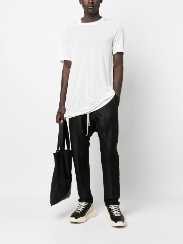 ⁦crew neck long-length T-shirt⁩ - الصورة ⁦4⁩