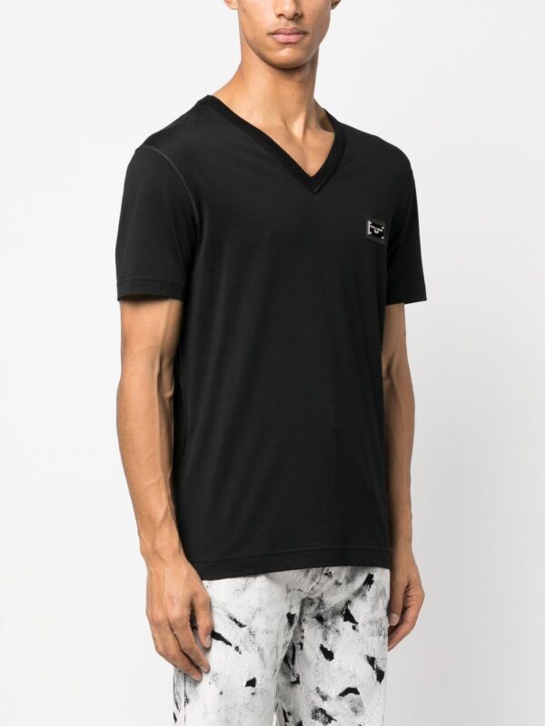⁦DG Essentials V-neck T-shirt⁩ - الصورة ⁦4⁩