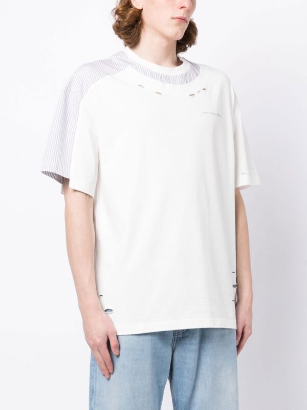⁦chest logo-print detail T-shirt⁩ - الصورة ⁦3⁩