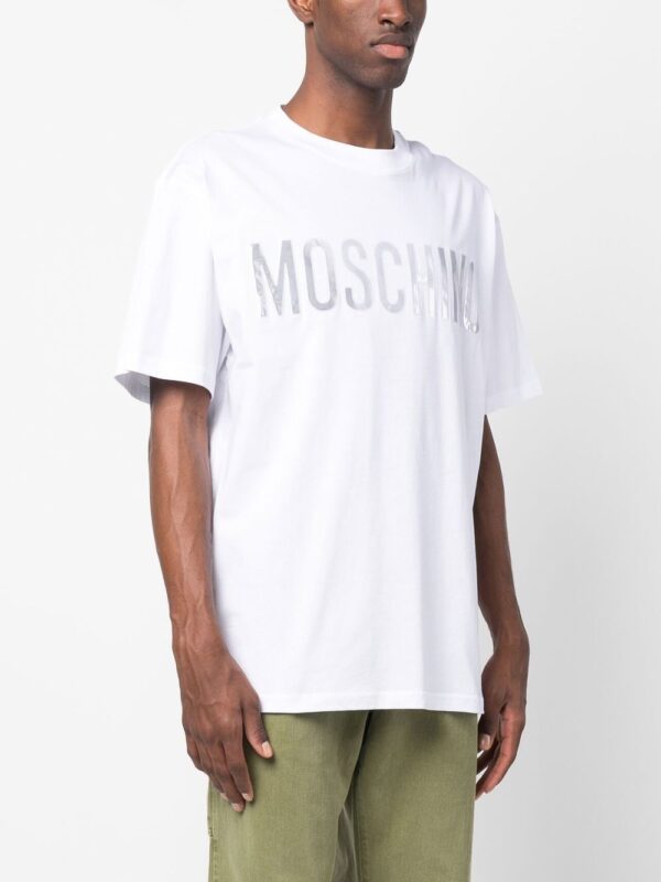 ⁦cotton logo-print t-shirt⁩ - الصورة ⁦2⁩