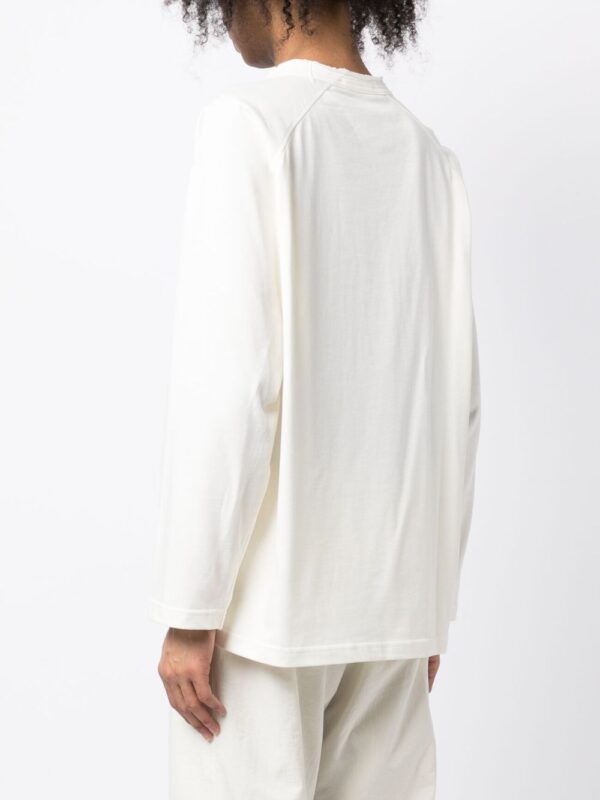⁦eyelet long-sleeved T-shirt⁩ - الصورة ⁦2⁩