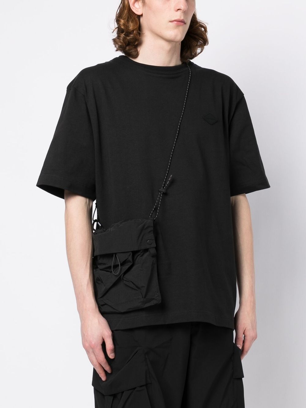 attached-pocket short-sleeve T-shirt