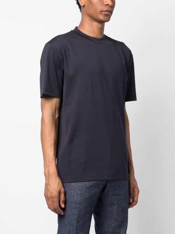 ⁦basic short-sleeved T-shirt⁩ - الصورة ⁦2⁩
