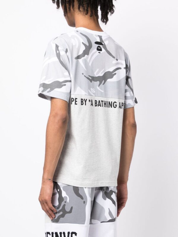 ⁦camouflage-print panelled T-Shirt⁩ - الصورة ⁦2⁩