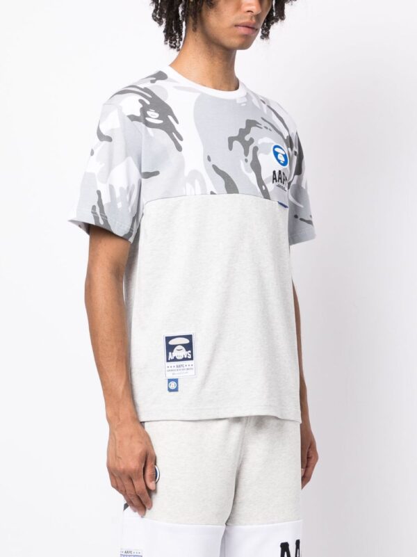 ⁦camouflage-print panelled T-Shirt⁩ - الصورة ⁦3⁩