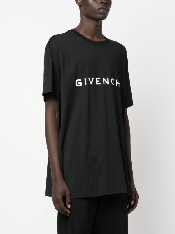 ⁦Archetype drop-shoulder T-shirt⁩ - الصورة ⁦2⁩