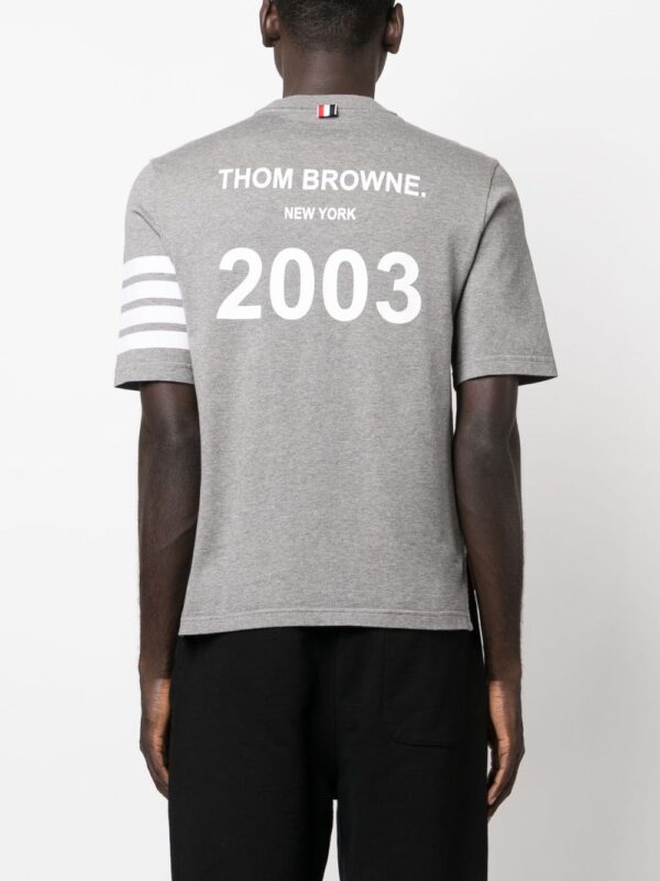 ⁦4-Bar Stripe 2003-print T-shirt⁩ - الصورة ⁦3⁩