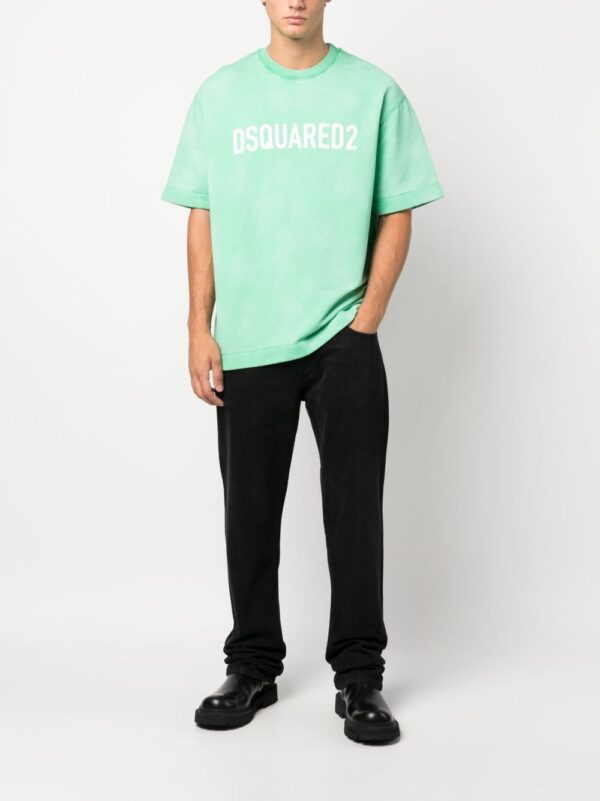 ⁦drop-shoulder cotton T-shirt⁩ - الصورة ⁦2⁩
