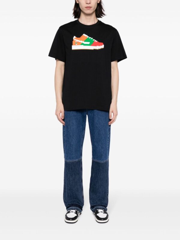⁦Convenience Sneakers cotton T-shirt⁩ - الصورة ⁦4⁩