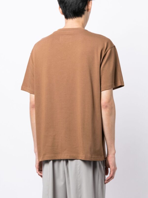 ⁦Essentials logo-print T-shirt⁩ - الصورة ⁦2⁩